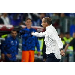 Juventus demite o técnico Massimiliano Allegri após conquistar o título